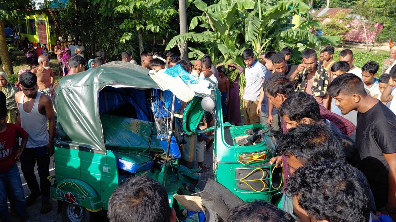 সুনামগঞ্জ-সিলেট মহাসড়কে ট্রাক-সিএনজি সংঘর্ষে শিক্ষার্থীসহ নিহত ৩