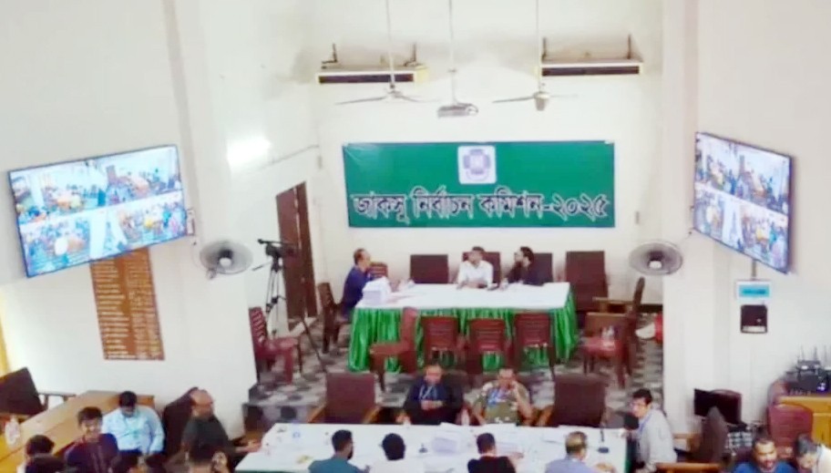 জাকসুর ভোট গণনা শেষ, অপেক্ষা ফলের