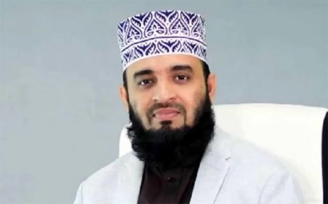 বিজয় দিবসে আজহারীর পোস্ট, দিলেন যে বার্তা