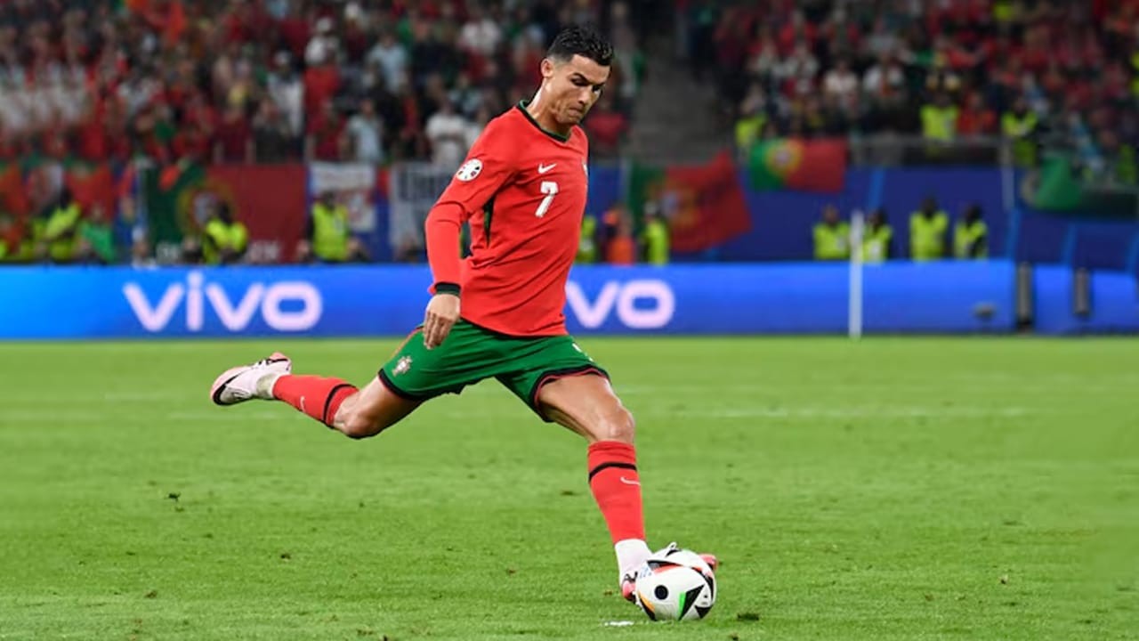 ‘ফিট থাকলে ২০৩০ বিশ্বকাপেও খেলবে রোনালদো’