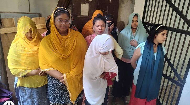বরিশালে আবাসিক হোটেলে পুলিশের অভিযান: নারী-পুরুষসহ ১৯ জন আটক