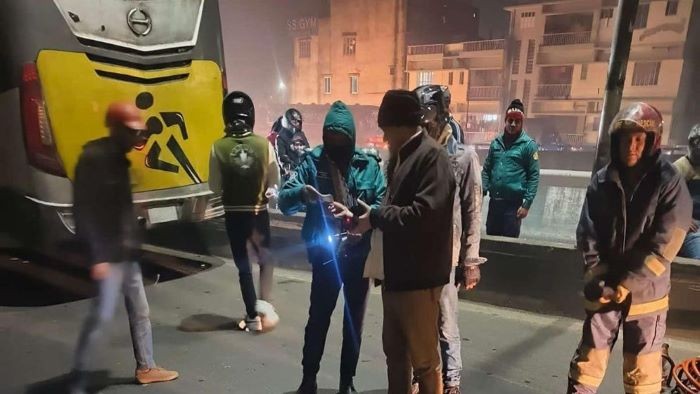 খিলগাঁও ফ্লাইওভারে কাভার্ডভ্যান চাপায় মোটরসাইকেল আরোহী পুলিশ সদস্য নিহত