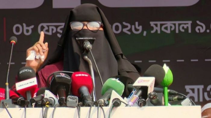 নির্বাচনী প্রচারণায় ওসমান হাদির ‘ভুয়া’ বোন সেজে নাহিদ ইসলামের পক্ষে ভোট চাইলেন নারী (ভিডিও)