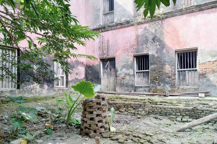 ধ্বংসের মুখে শরৎচন্দ্রের ‘মহেশ’ গল্পের কাশিপুর জমিদার বাড়ি