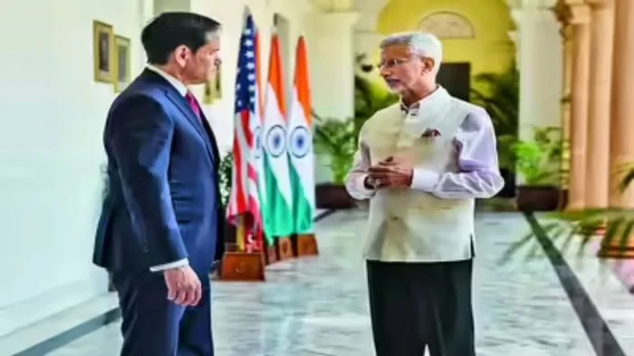 ইরানি তেল পরিবহন নিয়ে ভারতকে মার্কিন পররাষ্ট্রমন্ত্রীর কড়া বার্তা