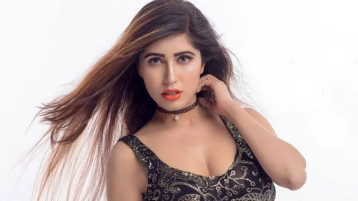 সাভারে সবজি কিনতে গিয়ে হেনস্তার শিকার নায়লা নাঈম