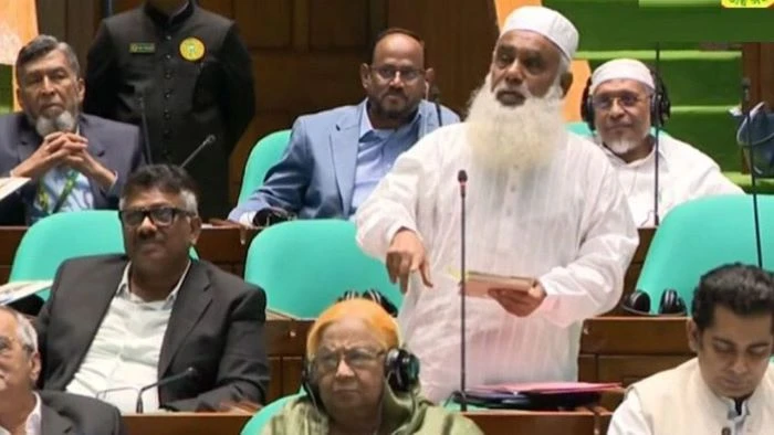 জামায়াতের দুই নারী সদস্যকে নিয়ে মন্তব্য করায় আবারও উত্তপ্ত সংসদ (ভিডিও)