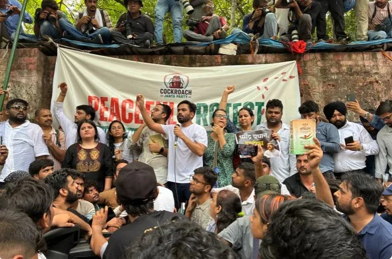 ভারতে রাজনৈতিক ঝড় তুলতে পারবে কী তেলাপোকা জনতা পার্টি